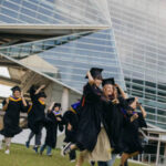 泰莱大学毕业生